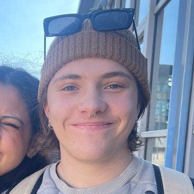 Looking for a room/ to buddy up from end of Dec25 Main Photo