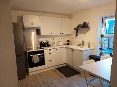 Double room for rent available Main Photo