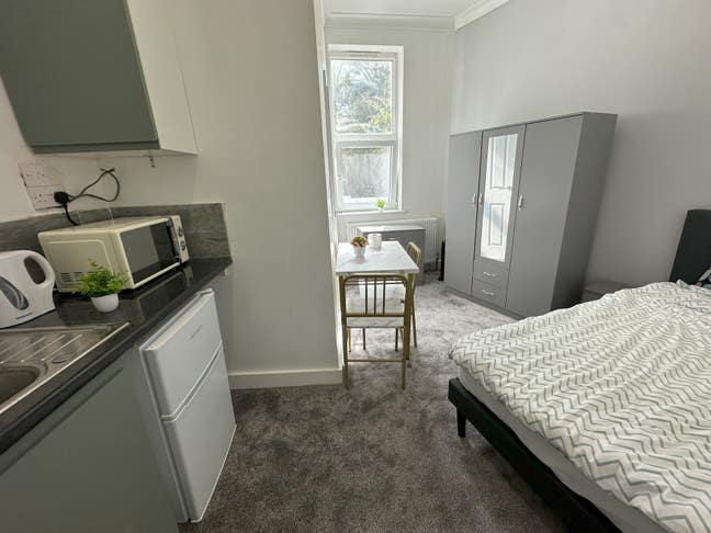 Ensuite Double room near Folkestone Town Centre  Main Photo