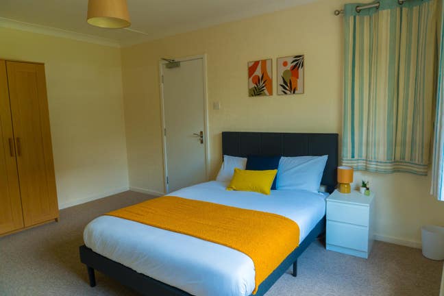 25% off first months rent- In a luxury house!! Main Photo