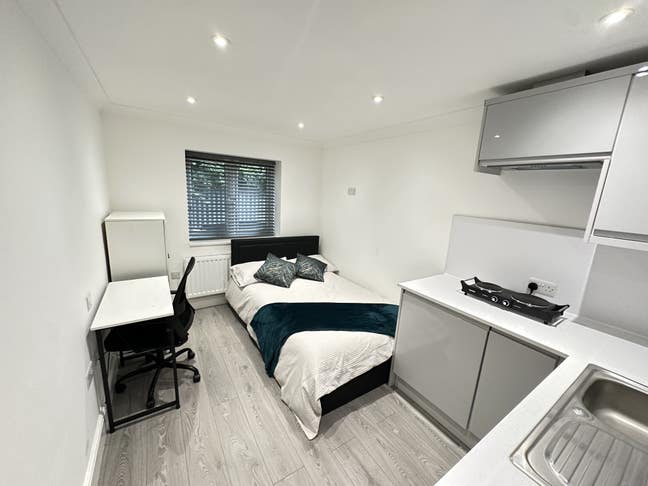 Furnished Modern Studio Cambridge – CB1  Main Photo