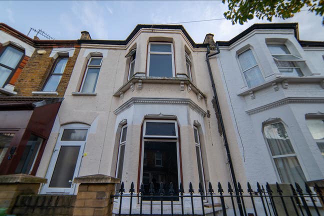 M/ Spacious Double Bedroom In Forest Gate, E7 Main Photo