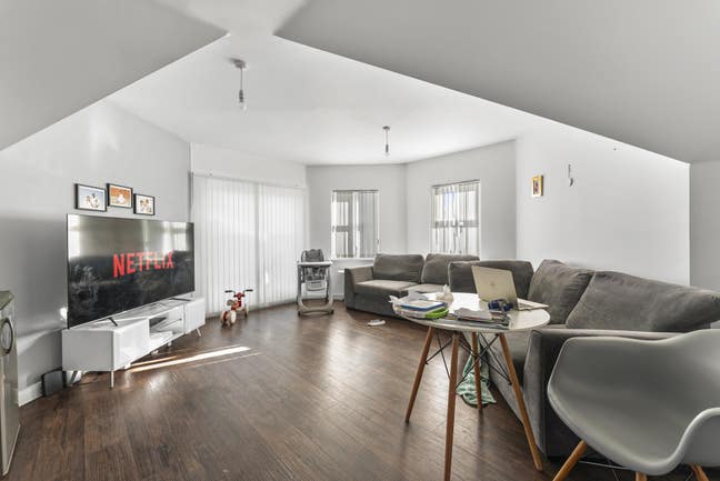 🌟 Modern 2‑Bedroom Flat – Verde Close PE6  Main Photo
