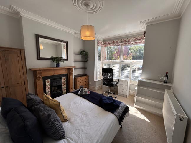 2 Rooms Available - September 2025 Main Photo