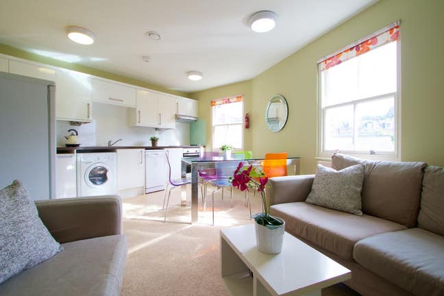 5 Bed ensuite flat! Bills available upon request Main Photo