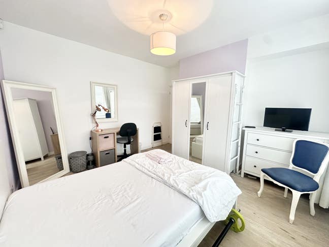 Stunning Double Room To Rent In N17  Main Photo
