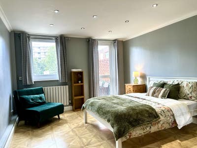 Stunning Rare 4 Bedroom House near Canary Wharf Main Photo