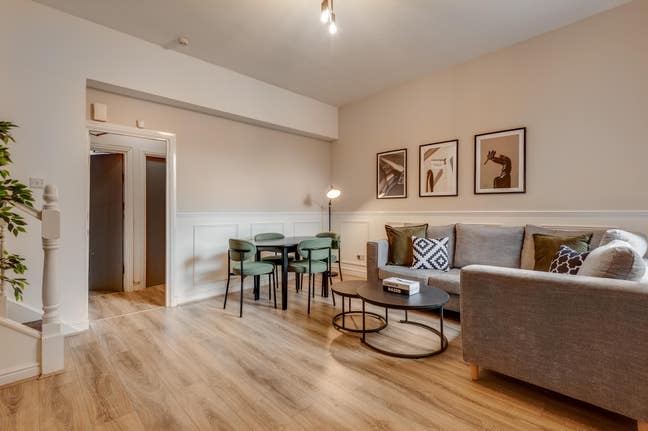 Spacious Room In Stunning Co-Living Home Main Photo