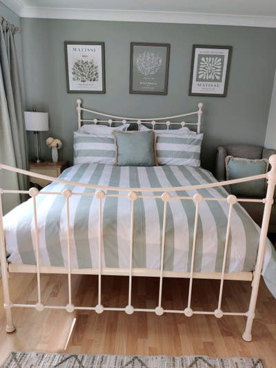 Comfortable Large Double Rooms in Quiet Location.  Main Photo