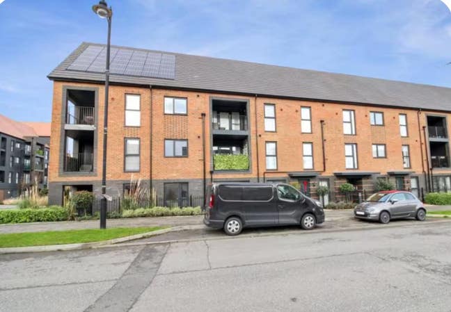 Modern New Build Flat with Parking  Main Photo