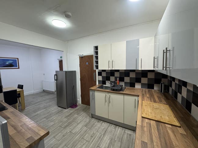 Rooms to let in shared house  Main Photo