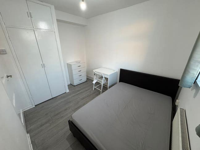 Nice Double Room Available In Prime Location  Main Photo