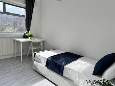 Single Room 10 Mins from Thameslink Station Main Photo