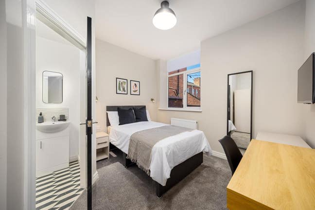 Brand New!! Ensuite Rooms - Warrington Centre🔥 Main Photo
