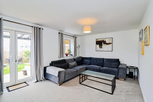 Double room in quiet village house Main Photo
