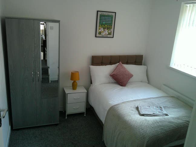 Newly decorated and furnished stylish rooms. Main Photo
