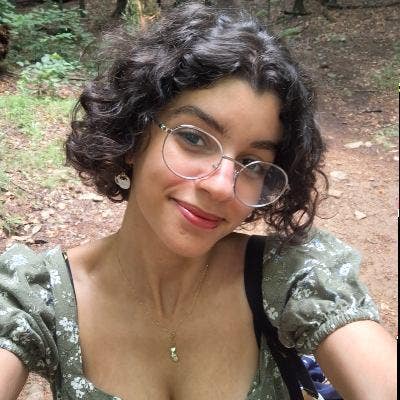 Professional Female seeks a double room Main Photo