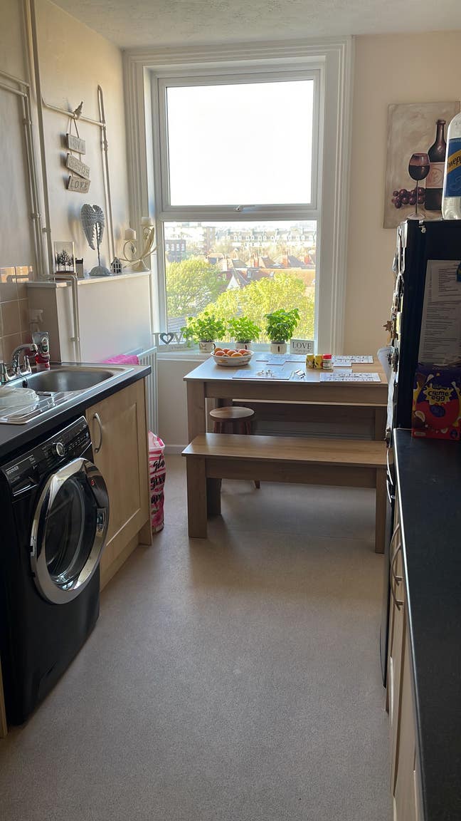 Double room to rent on Hove seafront Main Photo