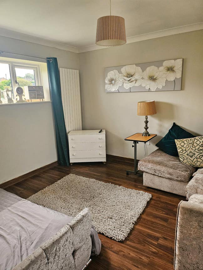 Room available now  Main Photo