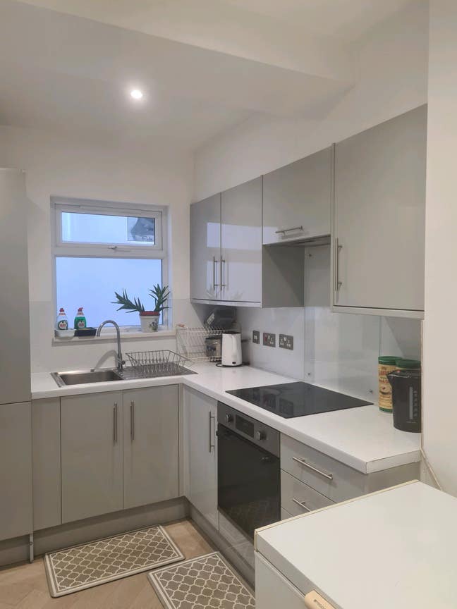 ✨ Fresh & Modern Double Room – 1 Min to Tube! ✨ Main Photo