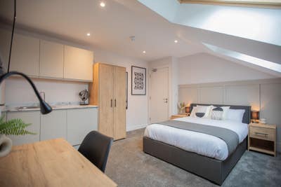 Fully furnished Luxury En-suite/Kitchenette rooms Main Photo