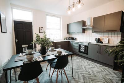 Attic Room in Stylish Home - All Bills Incl.  Main Photo