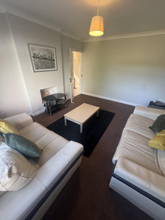 2 rooms available by St John’s campus  Main Photo