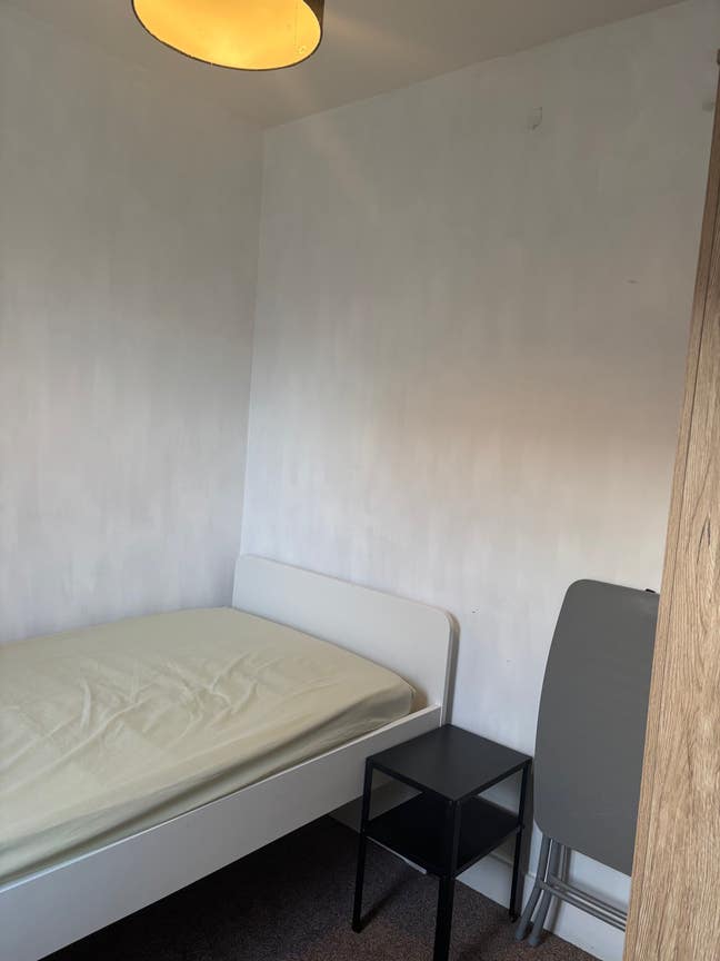 Single room to let Main Photo