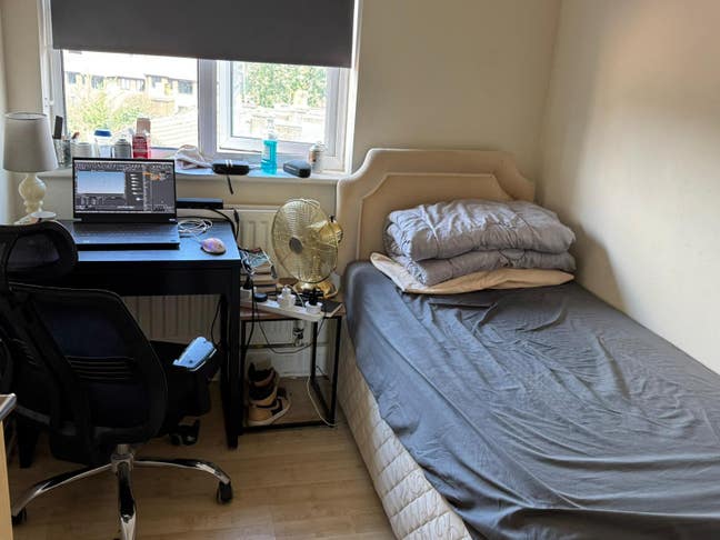 Single room available  Main Photo