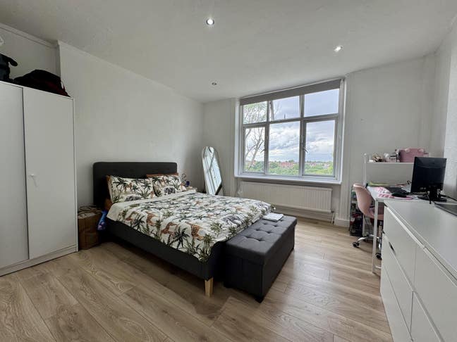 Double Ensuite Furnished Room,  Garden - Bills Inc Main Photo