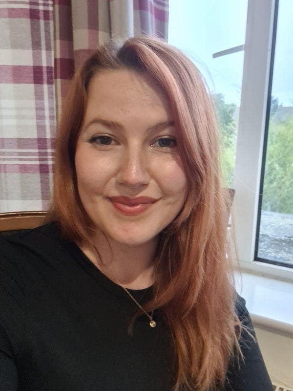 Professional Female seeking a double room Main Photo