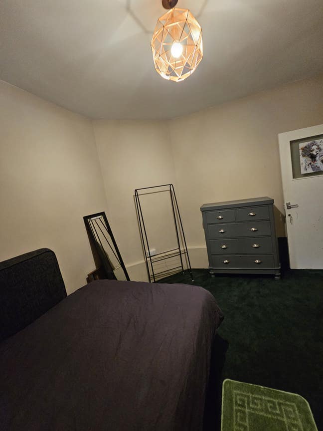 Bright cozy room living with family Main Photo