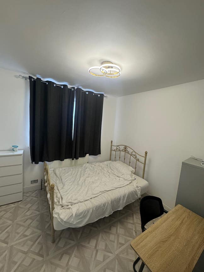 Modern Double Room in Rainham RM13 - £700/ month Main Photo