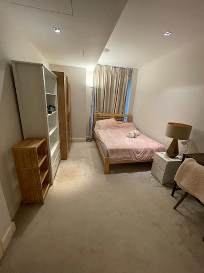 Spacious Double Bedroom with Ensuite  Main Photo