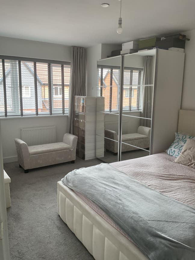 Ensuite Room in Spacious New build 4-Bed House Main Photo