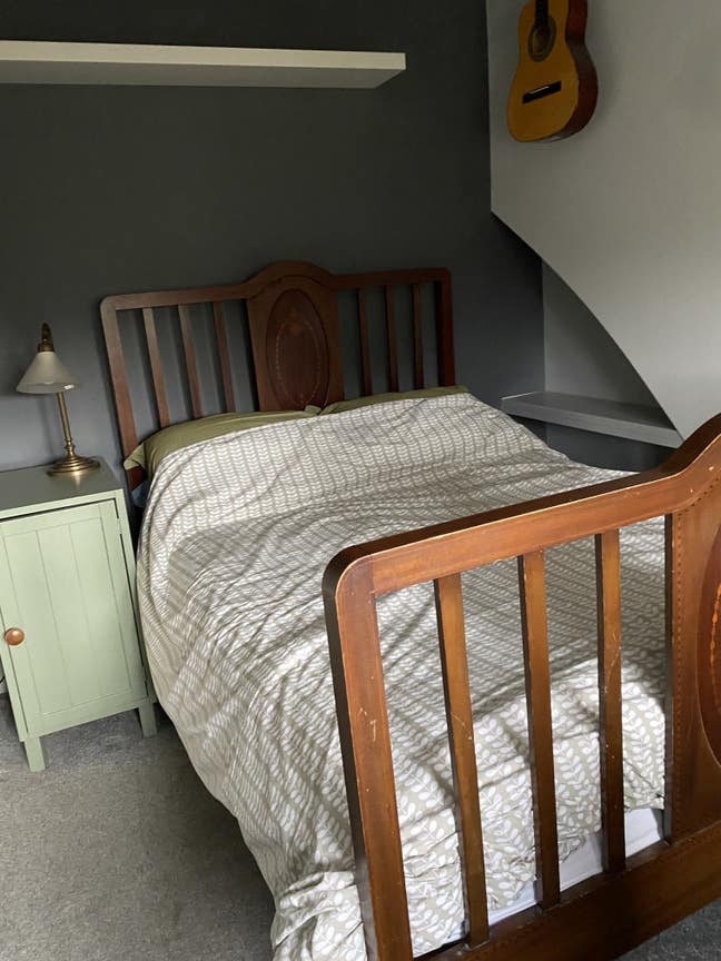 Spacious double room for rent in prime location Main Photo