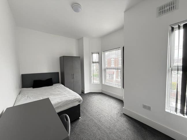 Zero Deposit Rooms Close to City Centre Main Photo