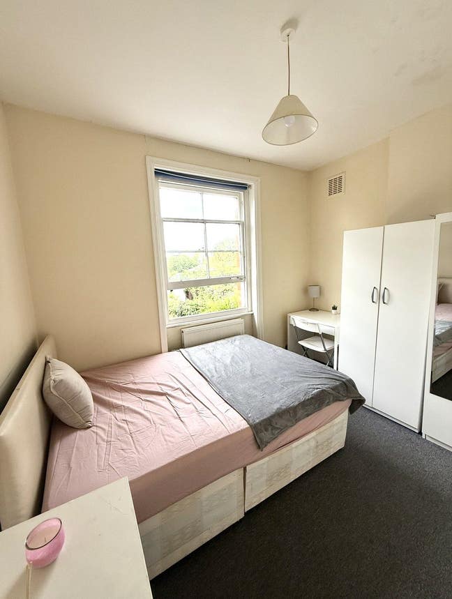 Bright Room Available – Brondesbury Park- Zone 2 Main Photo