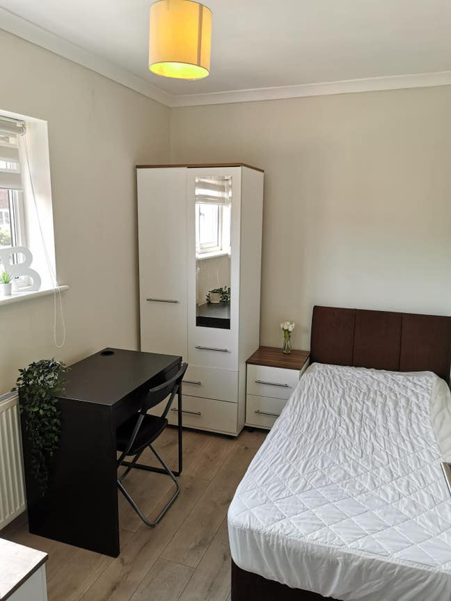 Rooms  in  Seagrave  Crescent,  Sheffield,  S12   Main Photo