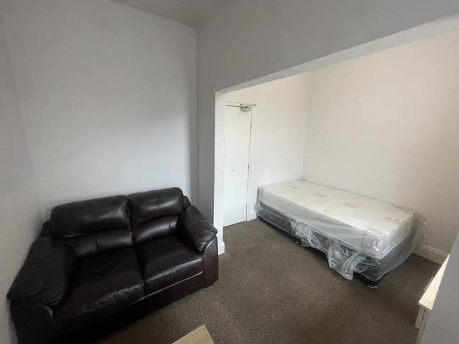 1 Double Room Newly Refurbished Main Photo
