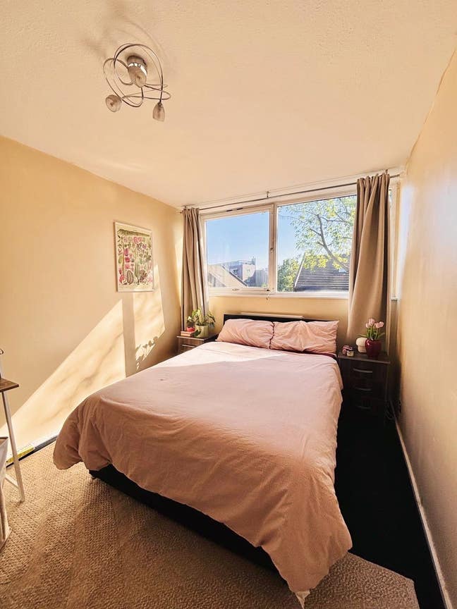 1 Rooms - Female Flatshare - Notting Hill - Zone 2 Main Photo