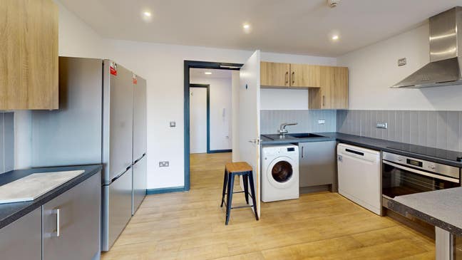 Modern City Centre Double Room - Students Only Main Photo