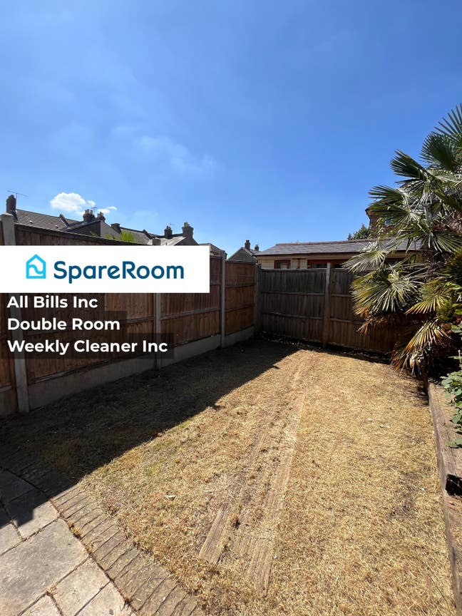  🌱 Garden View Room 🌿 • Bills + Cleaner • EN3 Main Photo