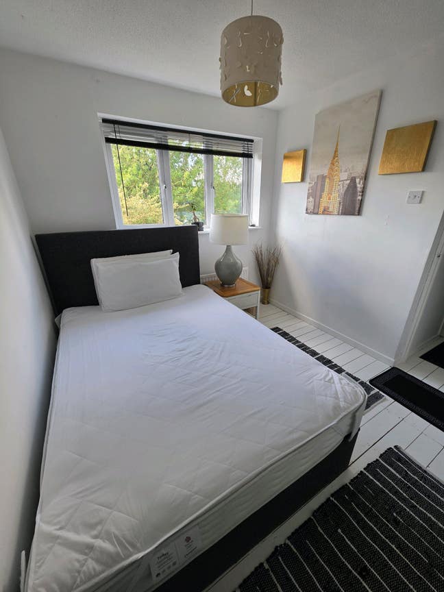 Double room for rent in beautiful village Atworth Main Photo