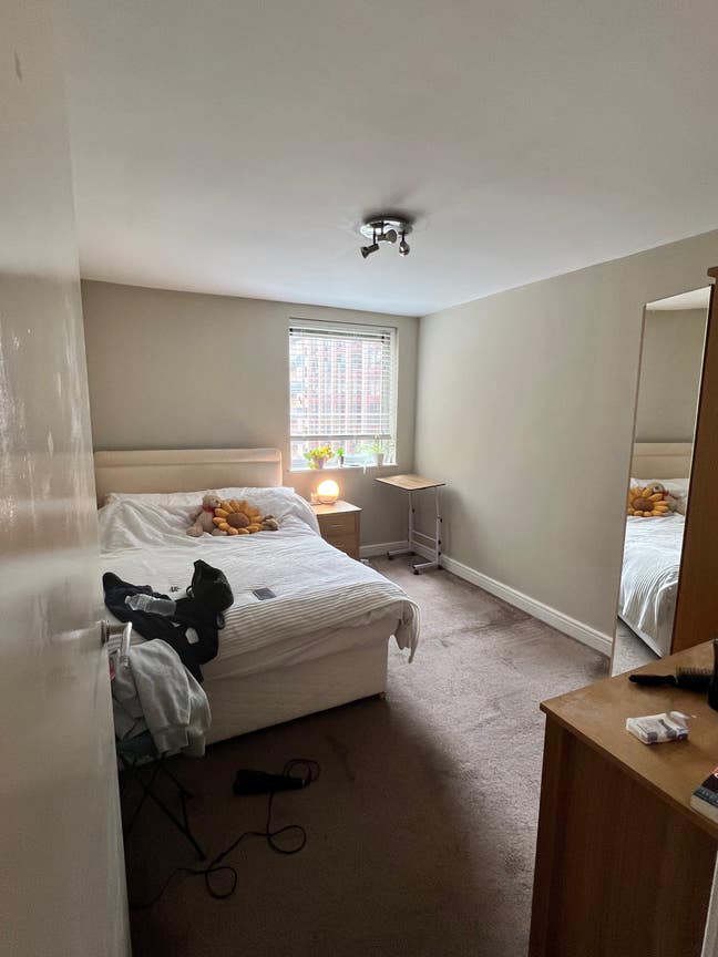 Spare room near Oxford Road Main Photo
