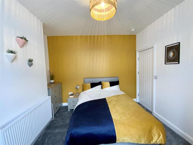 Beautiful Furnished modern Rooms in House share Main Photo