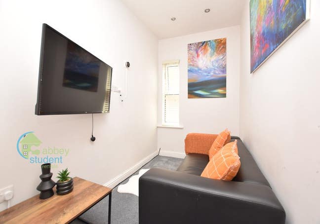 Very Quiet STUDENT House  Main Photo