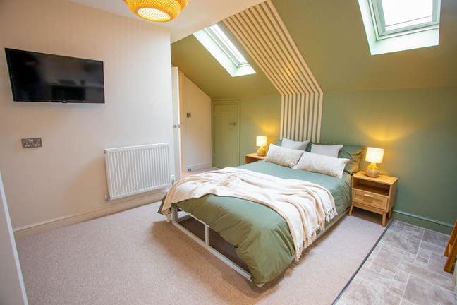 Modern Studio Near Derby Hospital! Main Photo