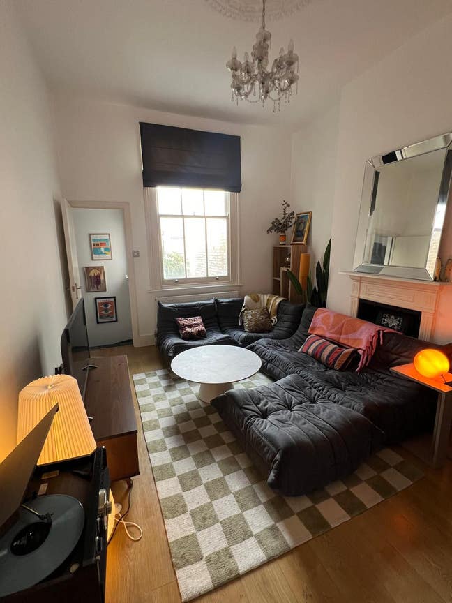 2 Bed Flat on Portobello Road Main Photo