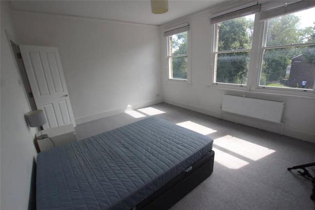 Double Room in a 7 Bedroom House Share - SE6  Main Photo